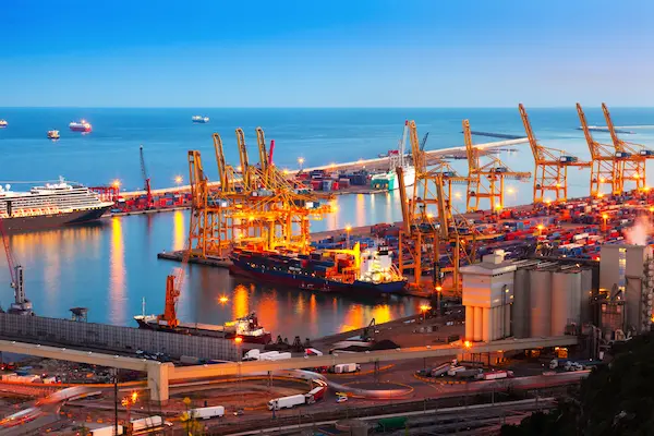 Cómo funciona el ingreso y salida de mercancías por los puertos