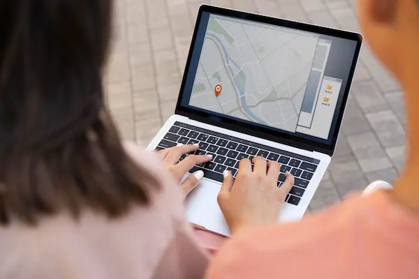 Cómo ayuda la geolocalización al control del transporte de mercancías